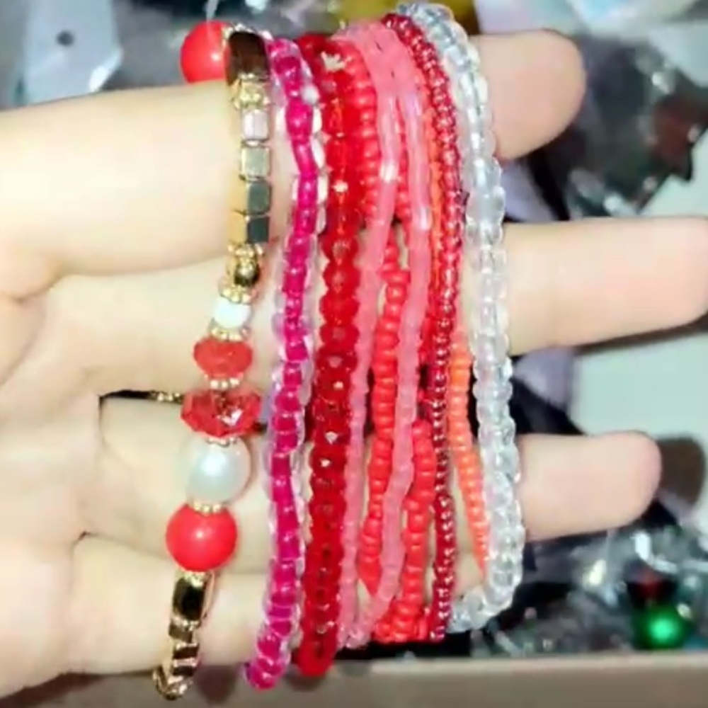 10pc beaded bracelets ❤️